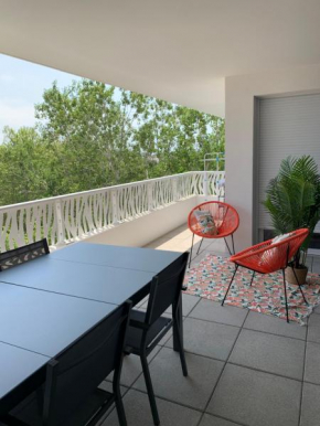 T3 classé 3 étoiles Terrasse 18M2 CLIM parking proche PORT